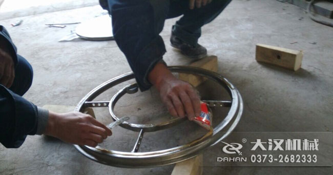 超聲波振動篩換網步驟4 超聲波振動篩換網步驟4