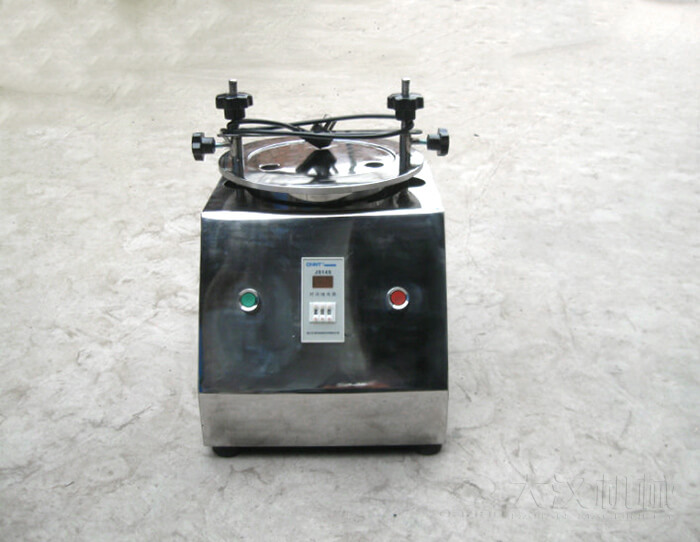 試驗篩是一種實驗篩比較常見的一種，所以很多的化學用品都是可以篩分的。