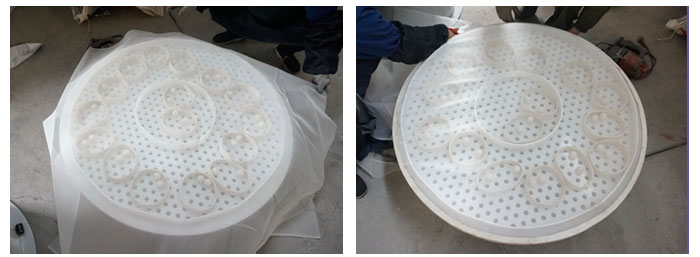 直徑1000型塑料振動篩換網(wǎng)第一步準(zhǔn)備網(wǎng)架平鋪細(xì)網(wǎng)，固定細(xì)網(wǎng)剪去多余細(xì)網(wǎng)。